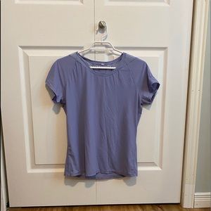 size 6 lululemon t-shirt